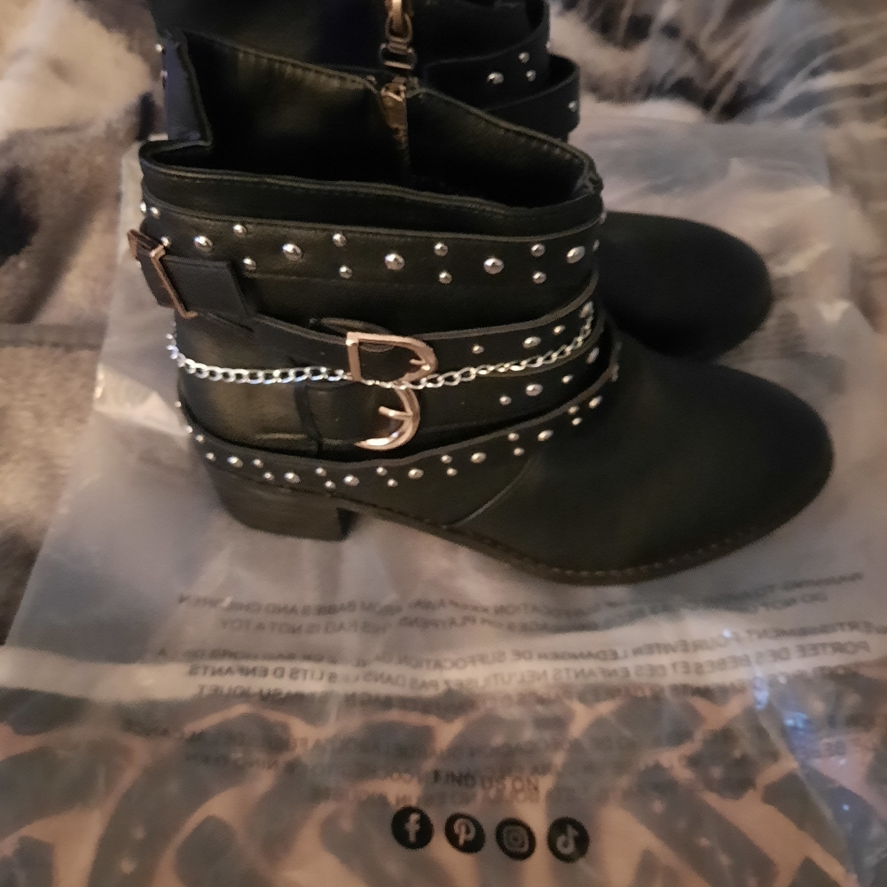 Womens black ankle boots